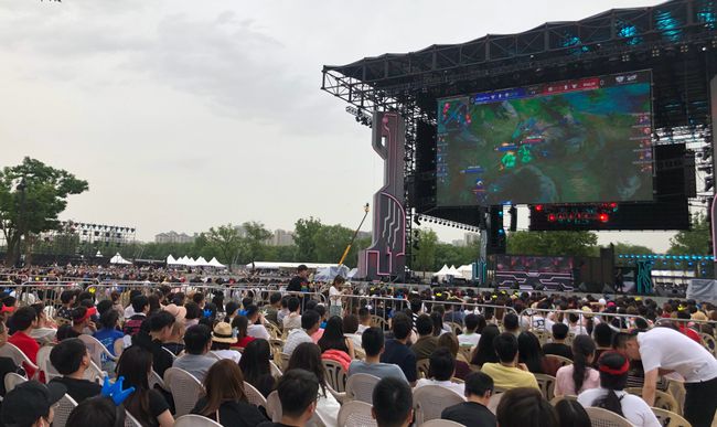 當場將袖標 當場將袖標