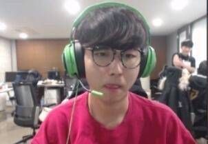 两队分析师 两队分析师