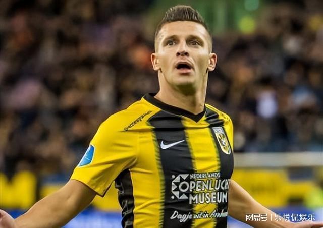 中国队通过 中国队通过