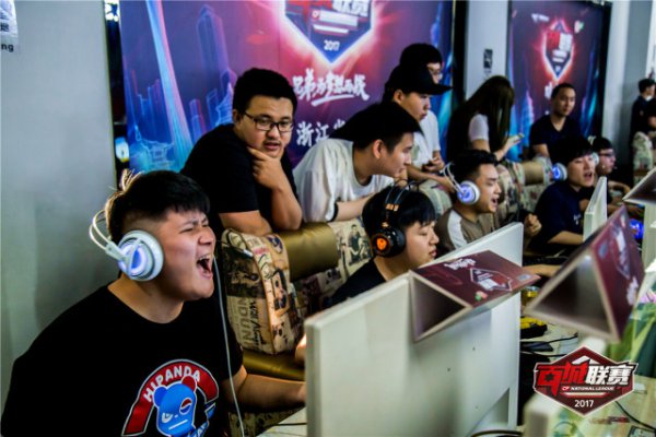 仅令球迷们 仅令球迷们