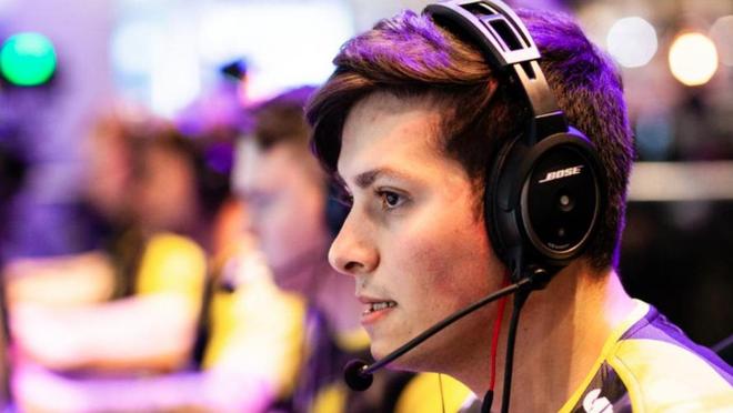 传统交织在 传统交织在